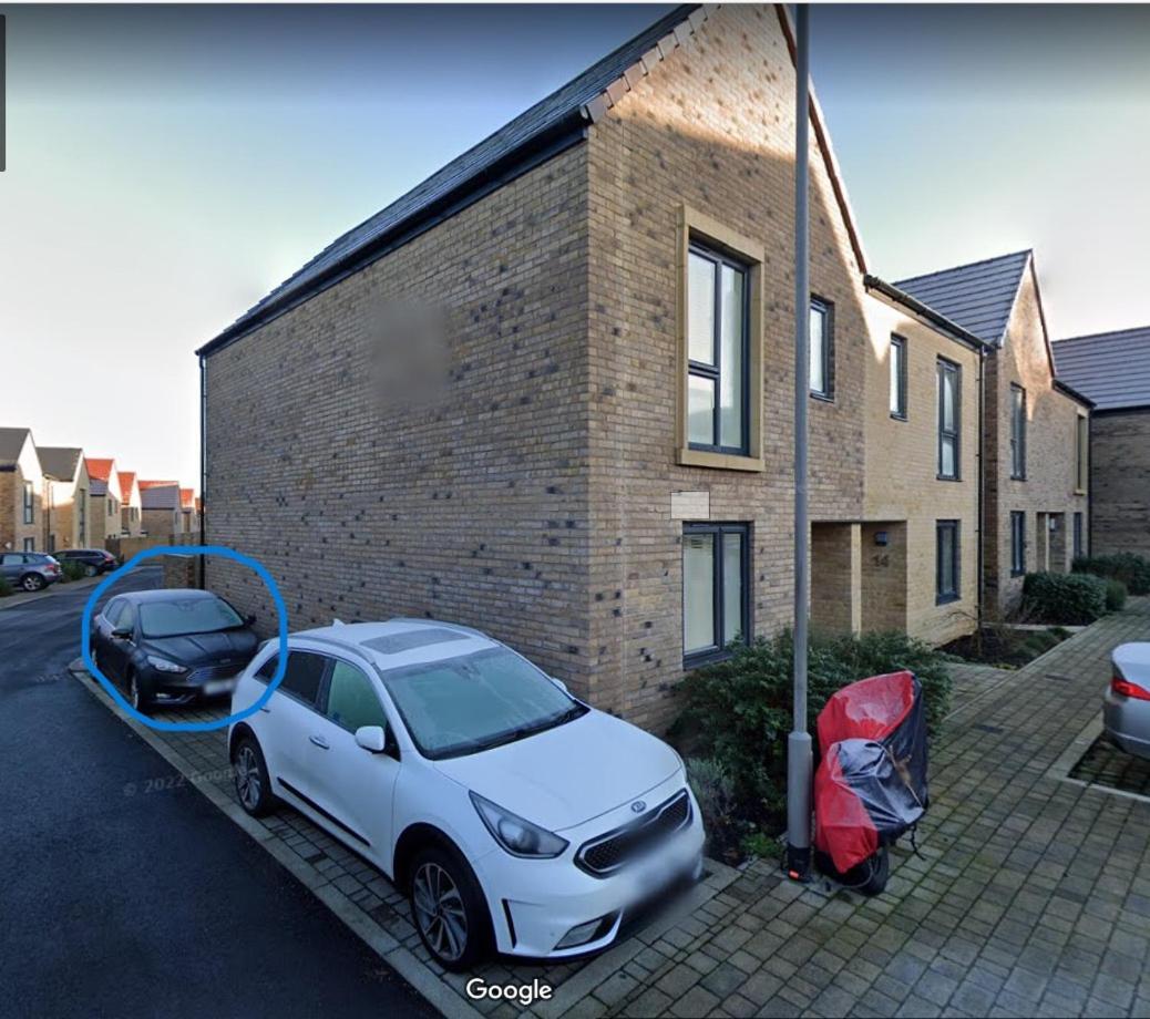 Modern 3 Bedroom House With Parking Bath Exteriör bild